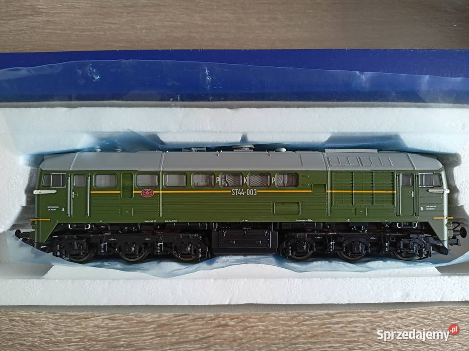 Lokomotywa ROCO, HO * 62782*, zielony, ST44-003