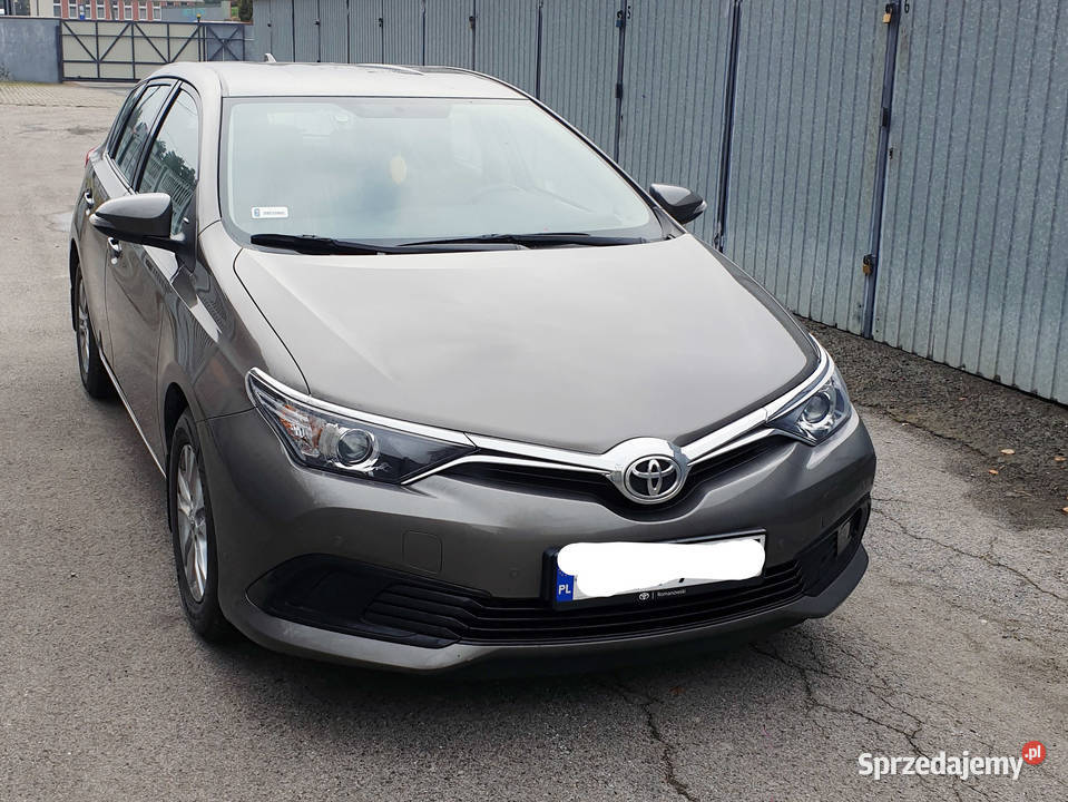 TOYOTA AURIS ACTIVE CITY 133 benzyna 2017 brązowy Warszawa