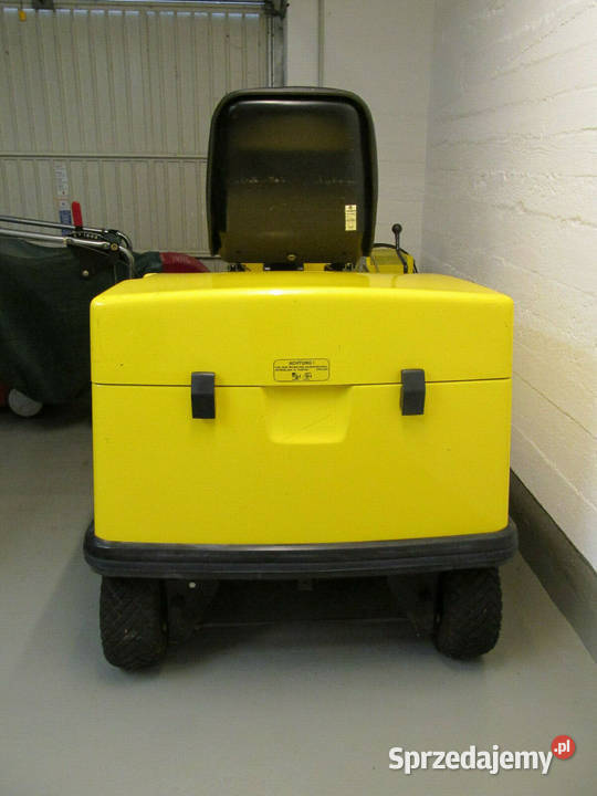 Zamiatarka samojezdna Krcher KMR 1200 BAT Kłobuck