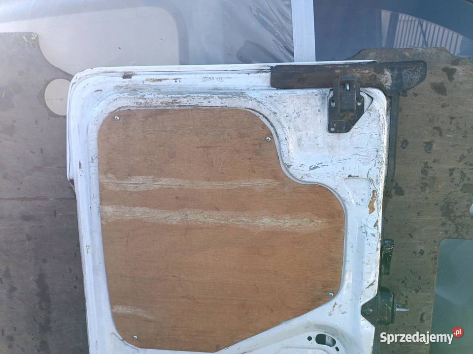 DRZWI LEWY TYŁ EWPA CITROEN JUMPY II 20 HDI