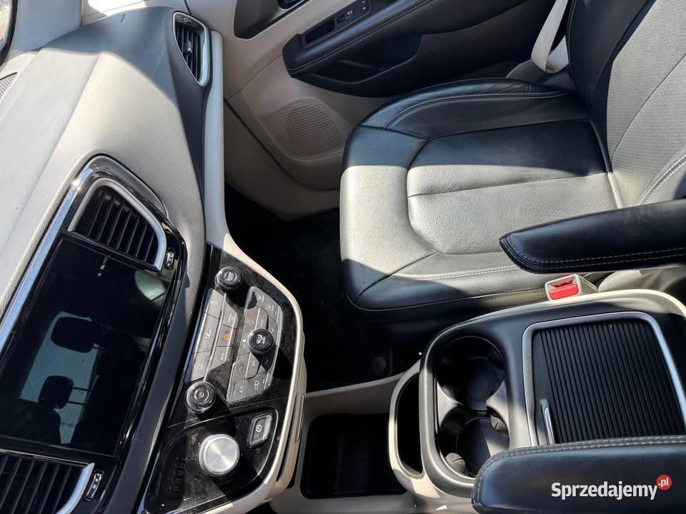 Chrysler Pacifica 36 Benzyna 291 2022r Laskowiec