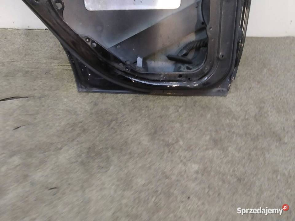 DRZWI LEWE TYŁ CZARNE SEDAN MercedesBenz Cklasa sprzedam