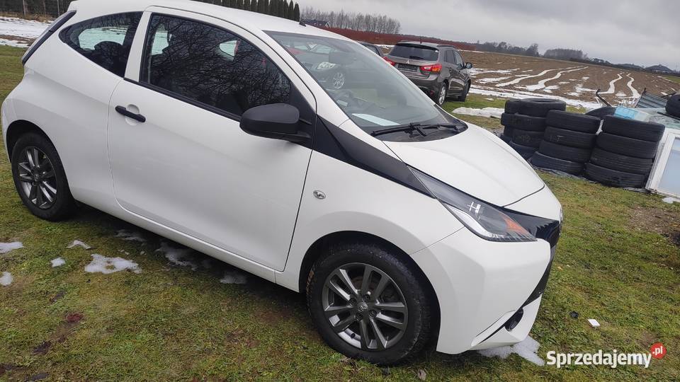 Toyota Aygo 2017 10 benzyna niski przebieg