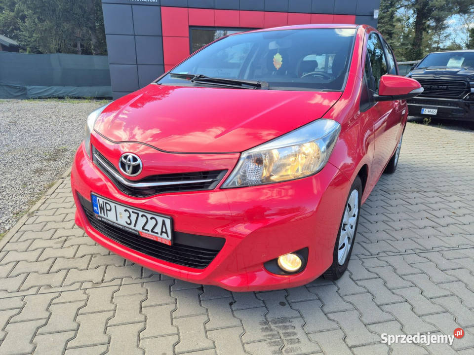 Toyota Yaris Salon Polska III 20112019 czerwony mazowieckie Konstancin-Jeziorna sprzedam