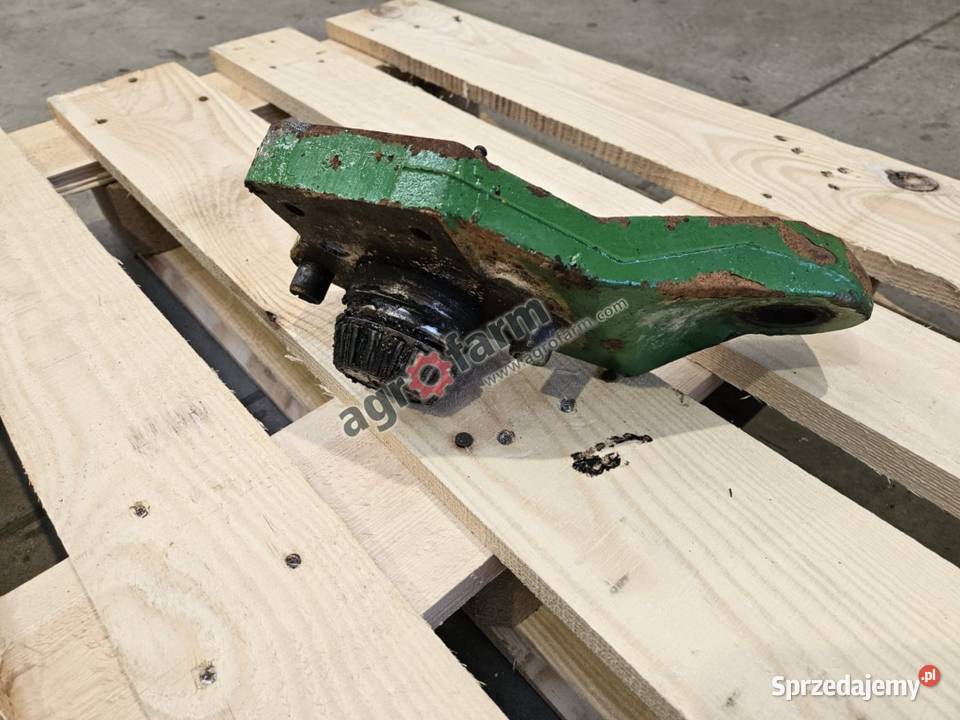 Sworzeń zwrotnicy górny LH John Deere 7800 7700 Byków