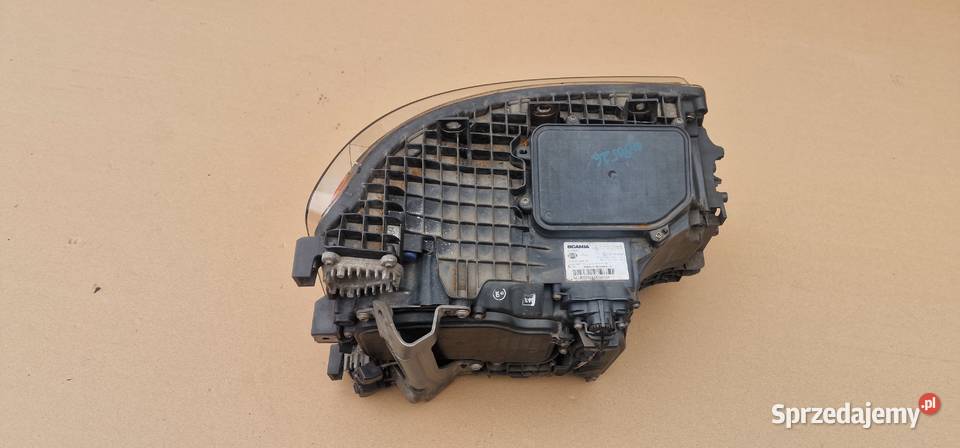 SCANIA R S LAMPA REFLEKTOR FULL LED PRAWY Bieleń