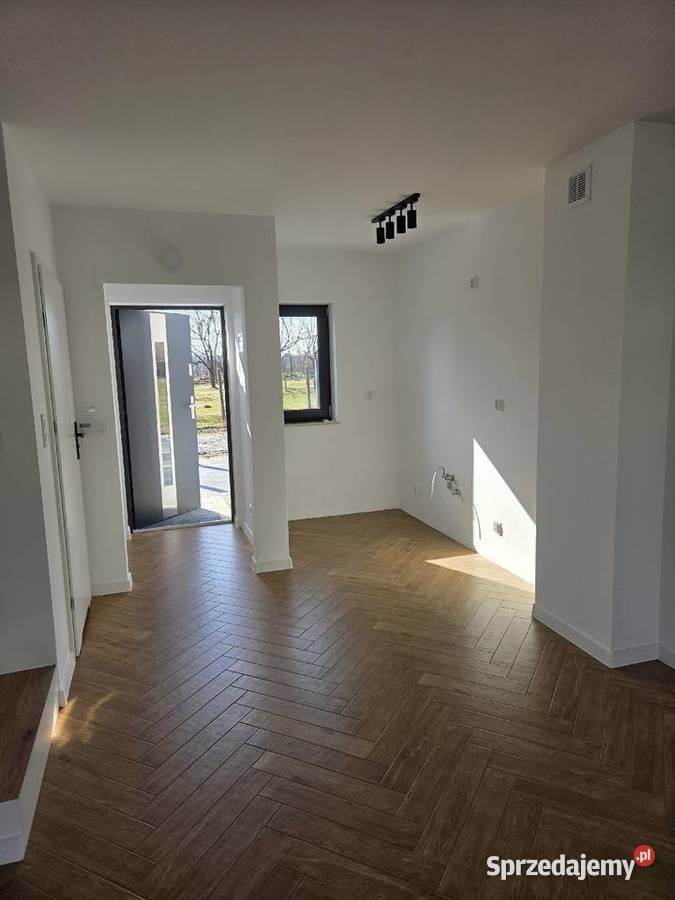 Sprzedam segment mieszkanie Warka własność sprzedam