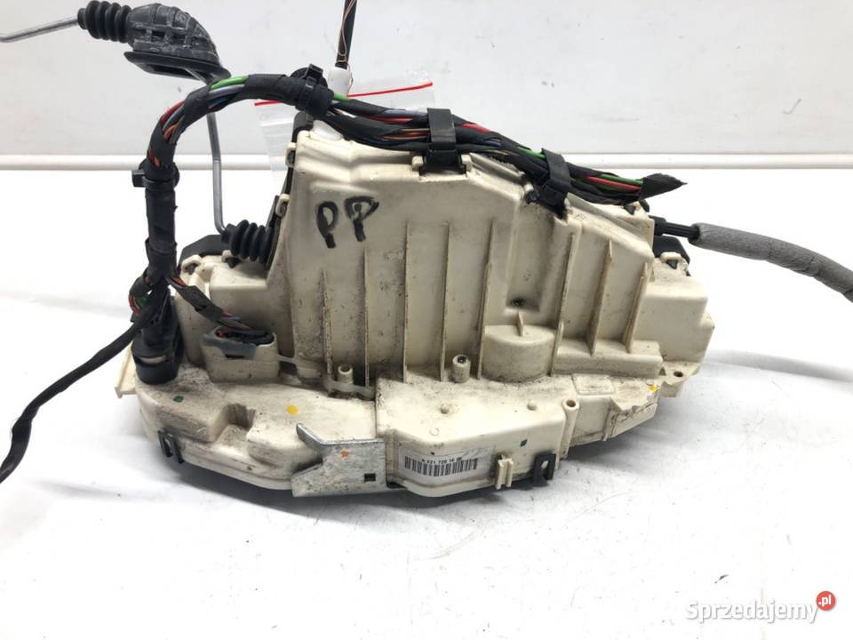 ZAMEK DRZWI PRAWY PRZÓD MERCEDES W221 Hatchback osobowe