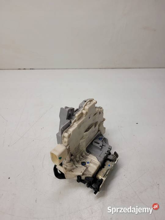 ZAMEK DRZWI LEWY TYŁ AUDI A4 B8 A5 Q5 8K0839015