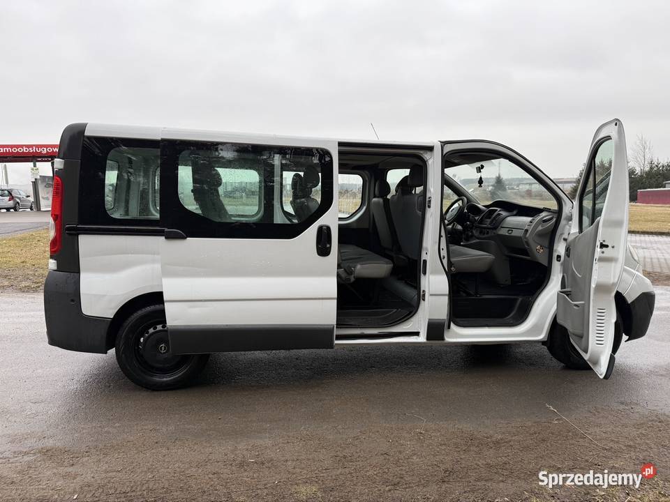 Opel Vivaro A 20 Dci Lift Long 9 Osobowy Renault Rok produkcji 2011 Kłobuck