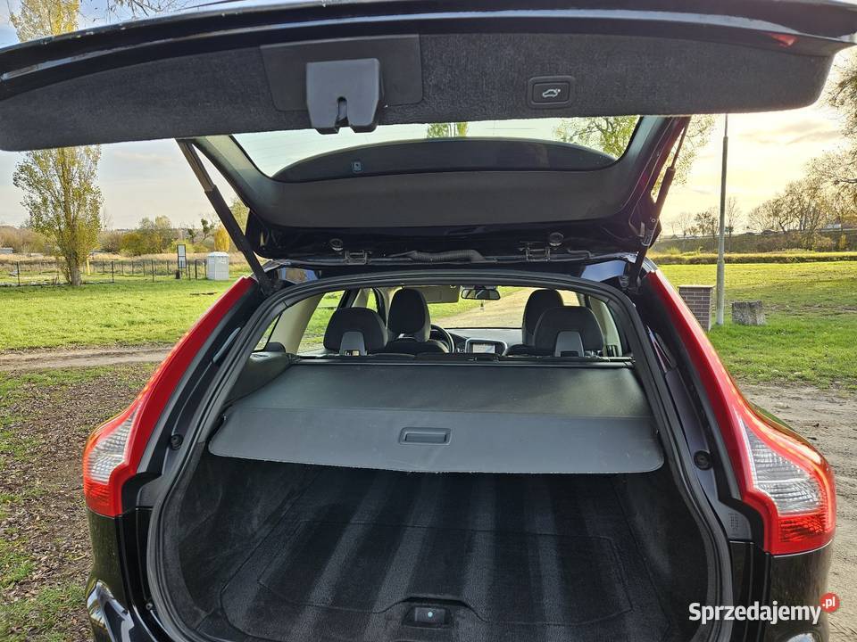 Volvo XC60 20D 5Cylindrów Panorama Navi aluminiowe felgi Czarnków sprzedam