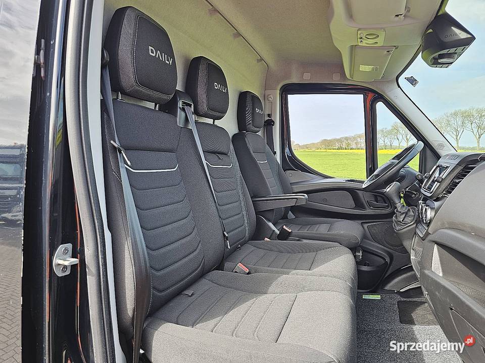 Iveco DAILY 35S18 ac automat EURO6 blaszak 4x2