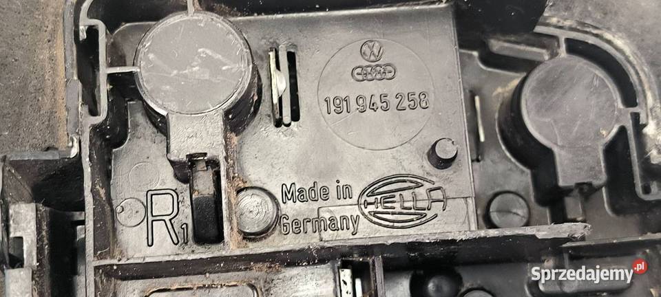 LAMPA PRAWA TYŁ VOLKSWAGEN GOLF II 191945258 Lipno