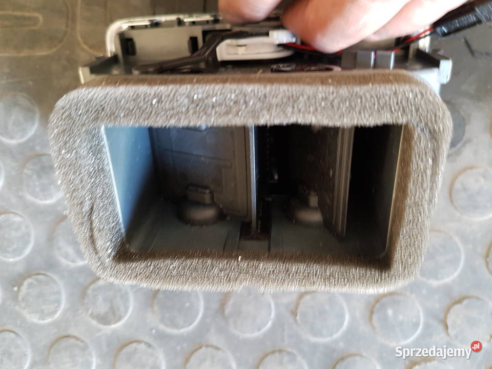 AUDI A6 C6 KRATKA NAWIEWU TYL TYLNA 4F0819203B Kratki nawiewu Turkowice sprzedam