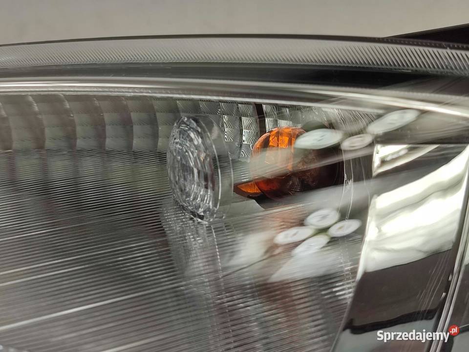 LAMPA LEWY PRZÓD CITROEN BERLINGO MF GJK GFK osobowe