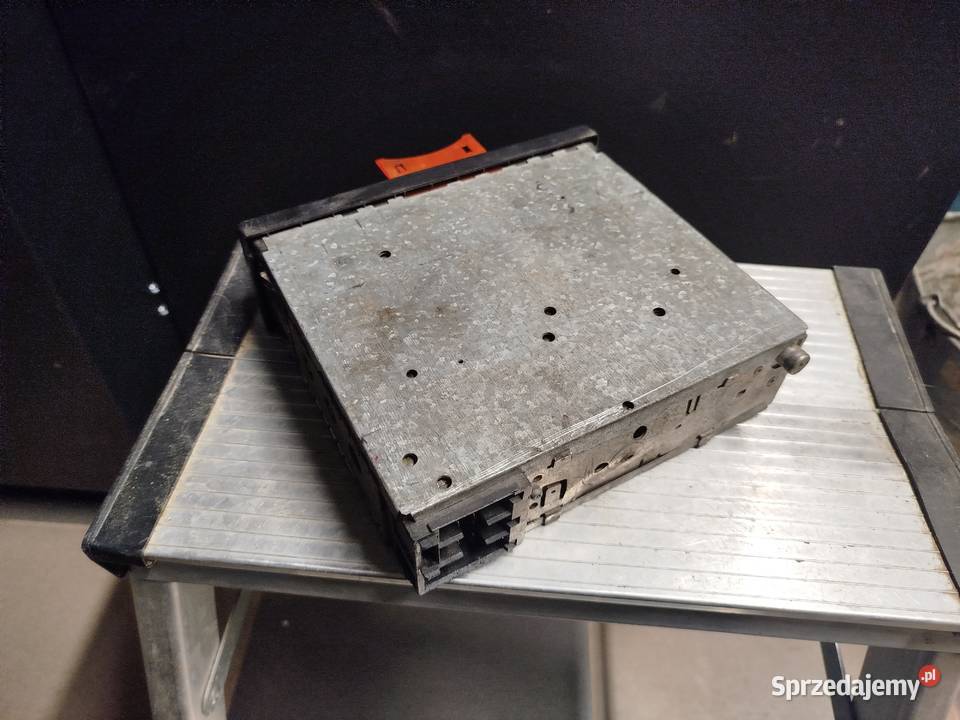 Radio MERCEDES W210 S210 RADIO Blaupunkt Pozostałe Dylągówka