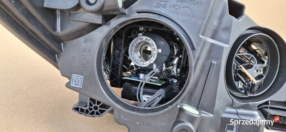 FORD FOCUS MK3 LIFT REFLEKTOR LEWY BIXENON LAMPA Bieleń sprzedam