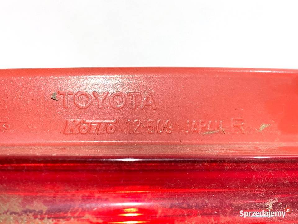 LAMPA PRAWY TYŁ TOYOTA AURIS I Hatchback 0612