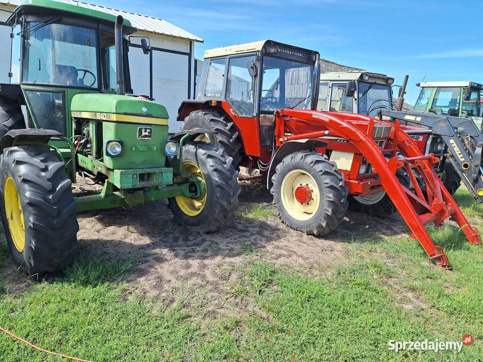International 844s z ładowaczem czołowym 4x4 Sarnówek