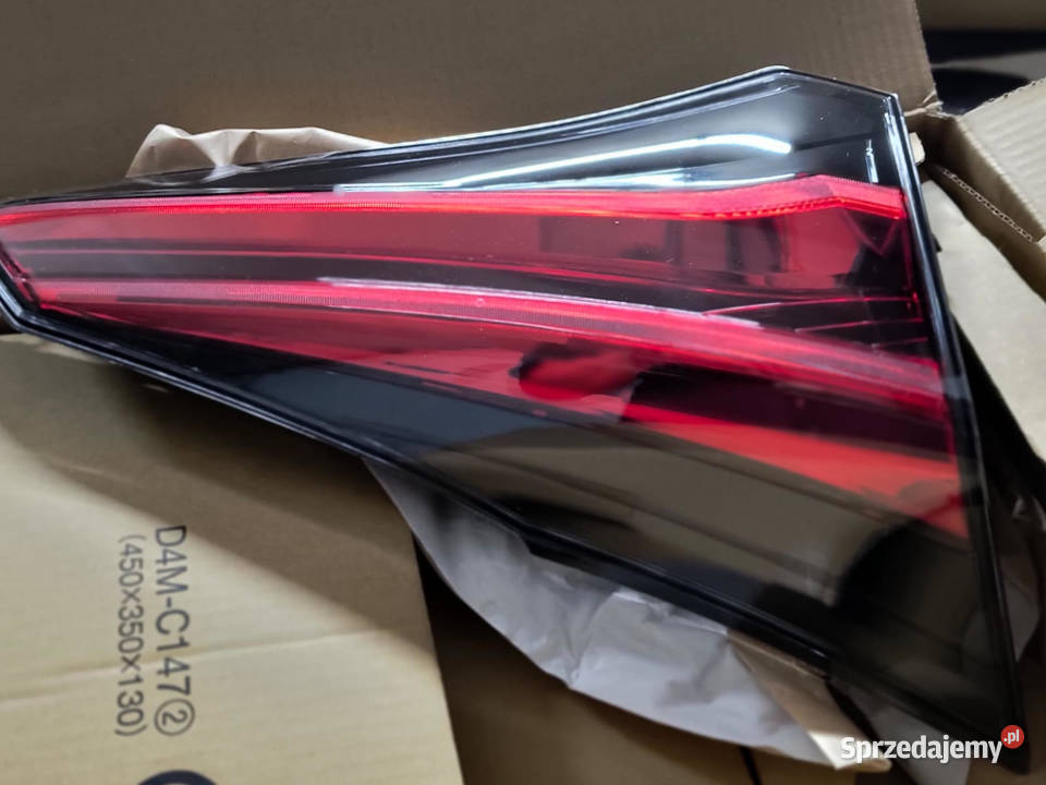 Lampy Rav4 klapa bagażnika gen4 Nowe tył do 2018