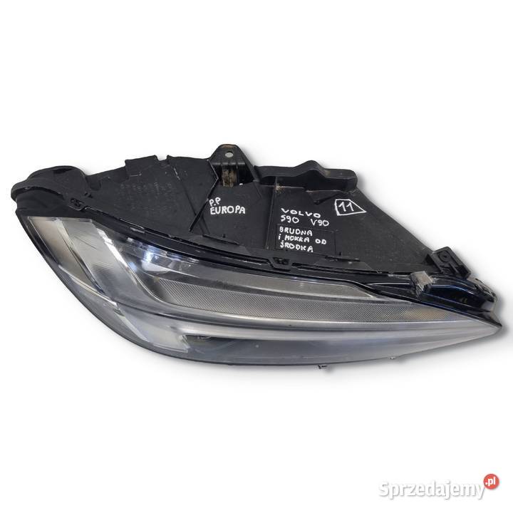 LAMPA PRAWA Volvo V90 S90 II prawy przód