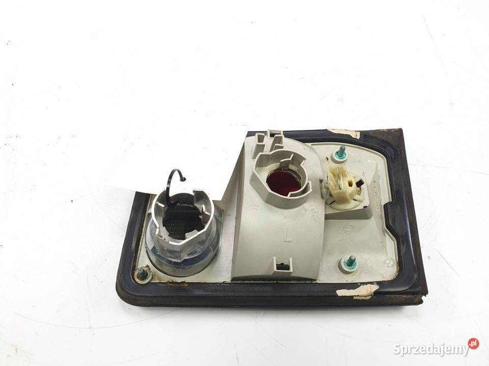 LAMPA W KLAPE LEWA AUDI A8 D2 4D0945093 Lipno