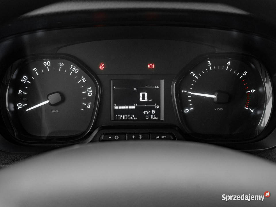 Toyota ProAce WD9011PKombi 20 D4D Long 9os Czcof światła do jazdy dziennej