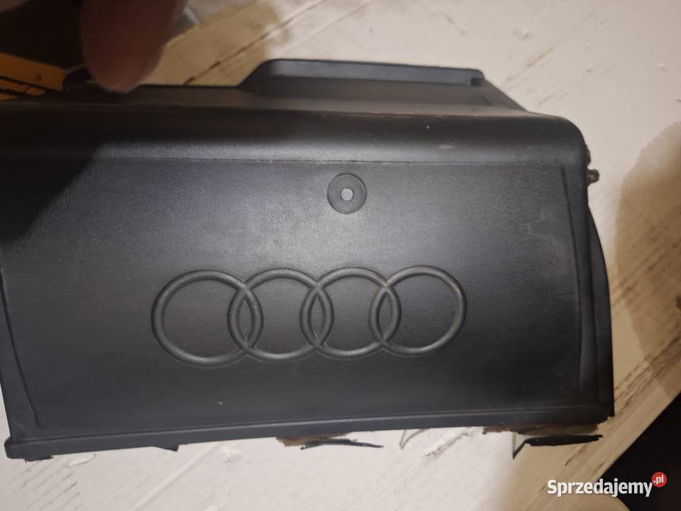 Osłona akumulatora z podstawką Audi 80 B4 Rok produkcji 1992 Obudowy akumulatorów Sosnowiec