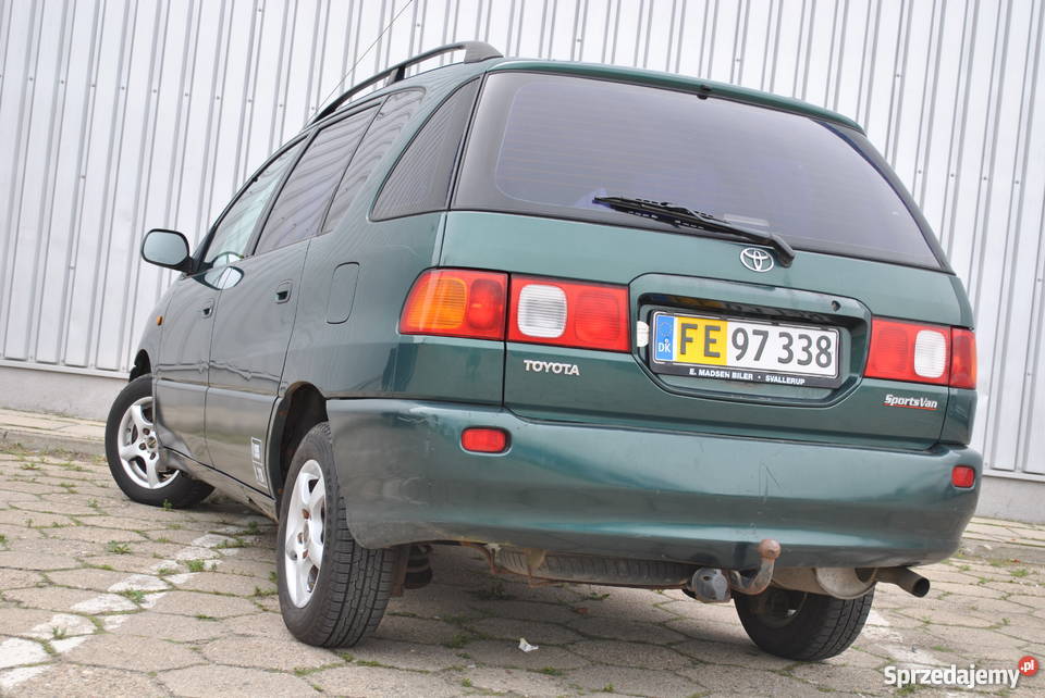 Toyota Picnic 20 benzyna 128 2 os Ciężarowy Vat1 1998cm3 Łódź