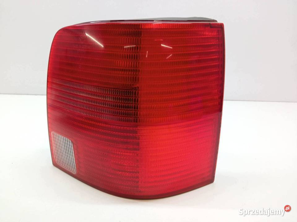 LAMPA TYŁ PRAWA KOMBI PRZED LIFT 3B9945112F VW