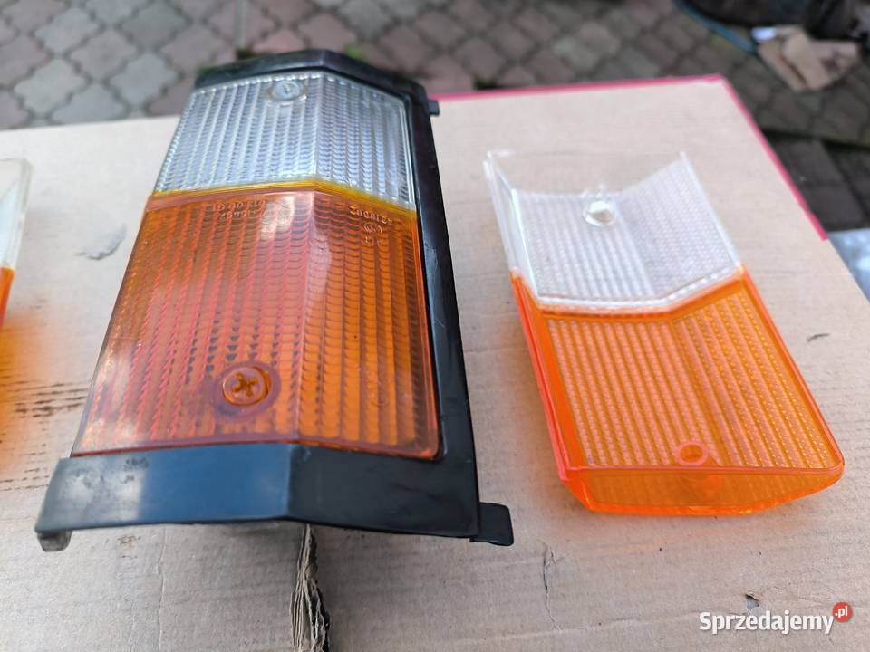 Fiat 125p kierunek pozycja lampa obrysowa lewa Stalowa Wola