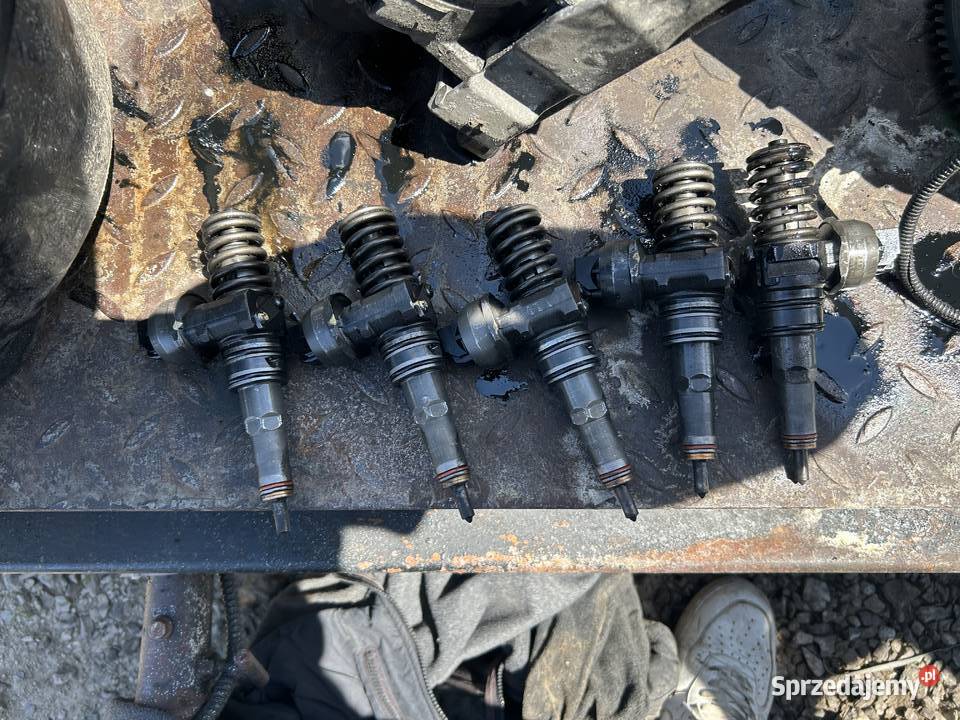Pompowtrysk pompowtryski 25 TDI 07Z130073F Vw Bodzentyn