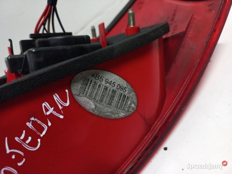 LAMPA LEWY TYŁ BŁOTNIK AUDI A6 C5 SEDAN Lampy tylne Chełm