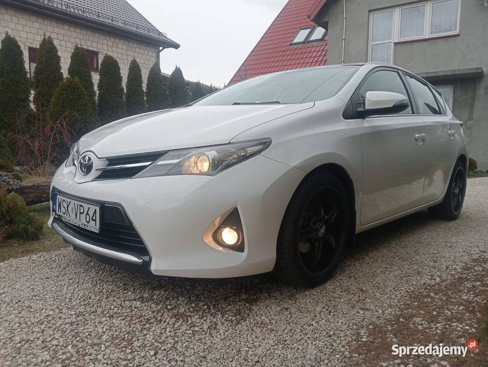 TOYOTA AURIS Garwolin