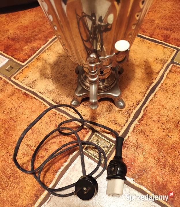 Stary rosyjski radzieckimetalowy samowar do Warszawa