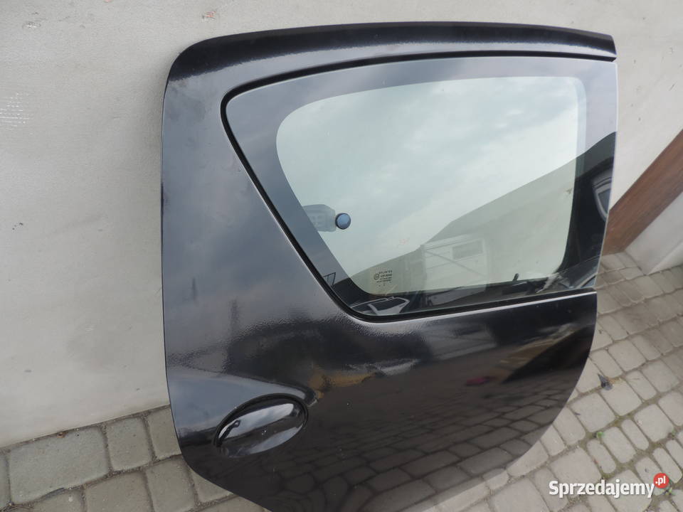 DRZWI TYŁ TYLNE PRAWE TOYOTA AYGO 1 1E0 Części Nowy Sącz