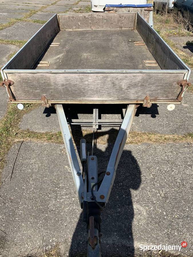 Przyczepka samochodowa dwuosiowa burtowe