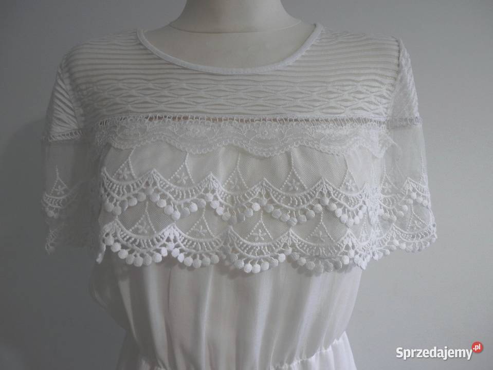 Sukienka Biała Zdobiona Koronką w stylu Boho Rozkloszowana  Moda i Styl Łomża