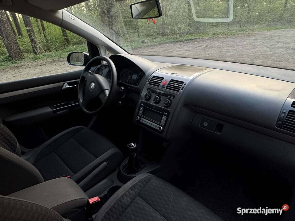 Volkswagen Touran nieuszkodzony Czerna sprzedam