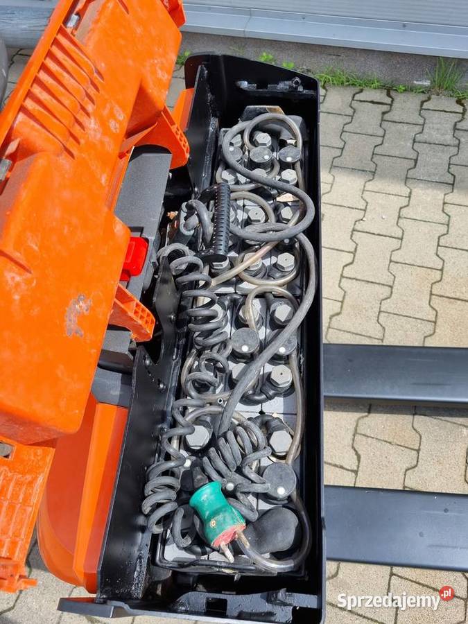 Wózek elektryczny unoszący Toyota LWE 160 udźwig Jelcz-Laskowice