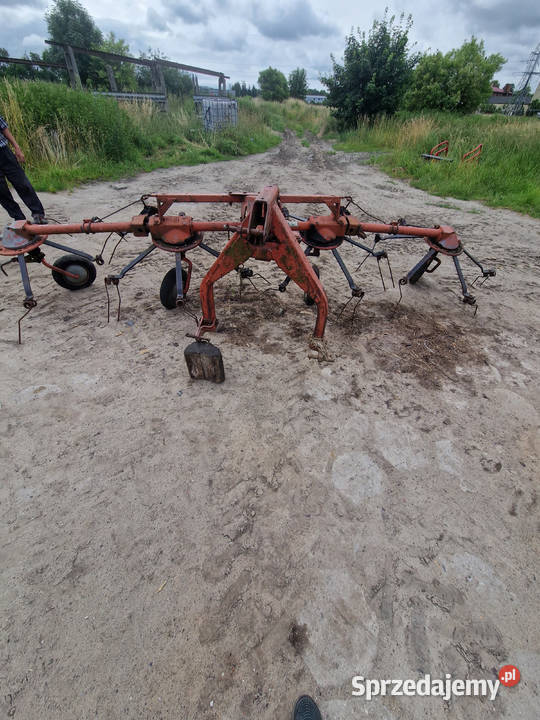 Przetrząsarka do siana DeutzFahr 54m 4 karuzele Deutz-Fahr