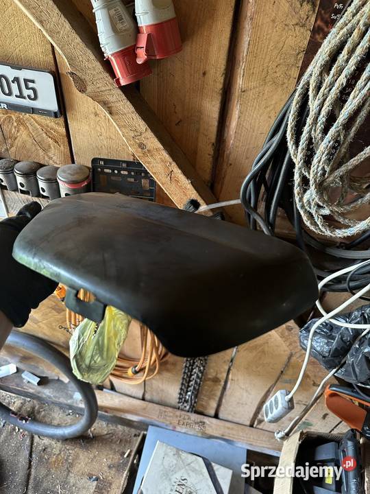 Boczek plastikowy wsk 125175 prawy