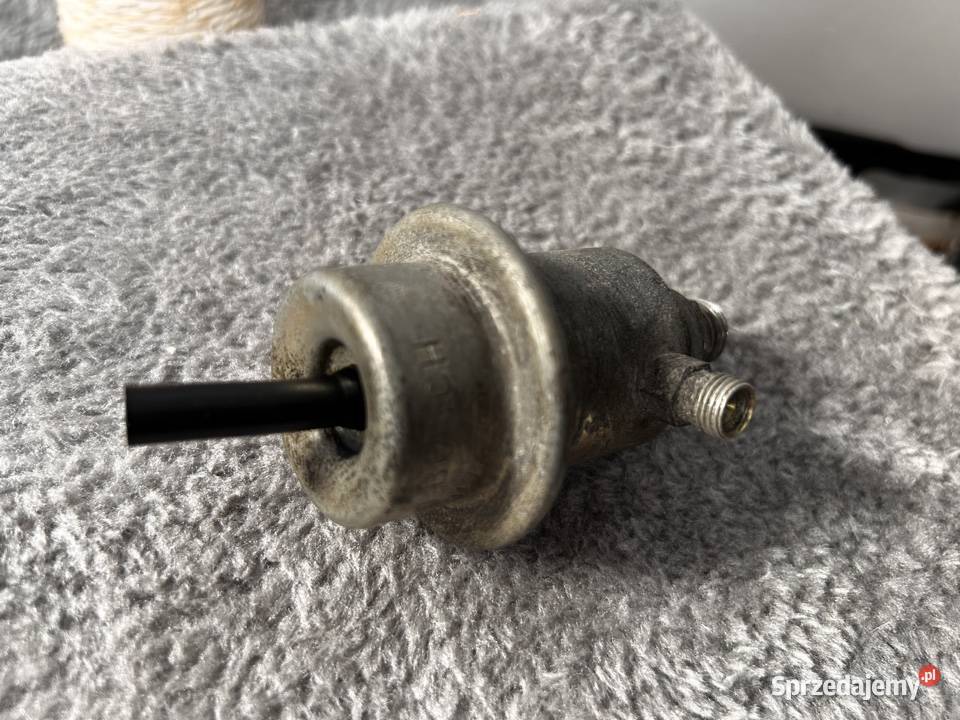 Mercedes 190 w201 Regulator ciśnienia paliwa lubelskie