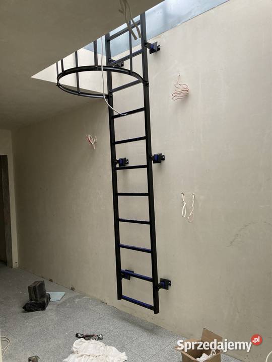 Drabina ewakuacyjna drabina włazowa