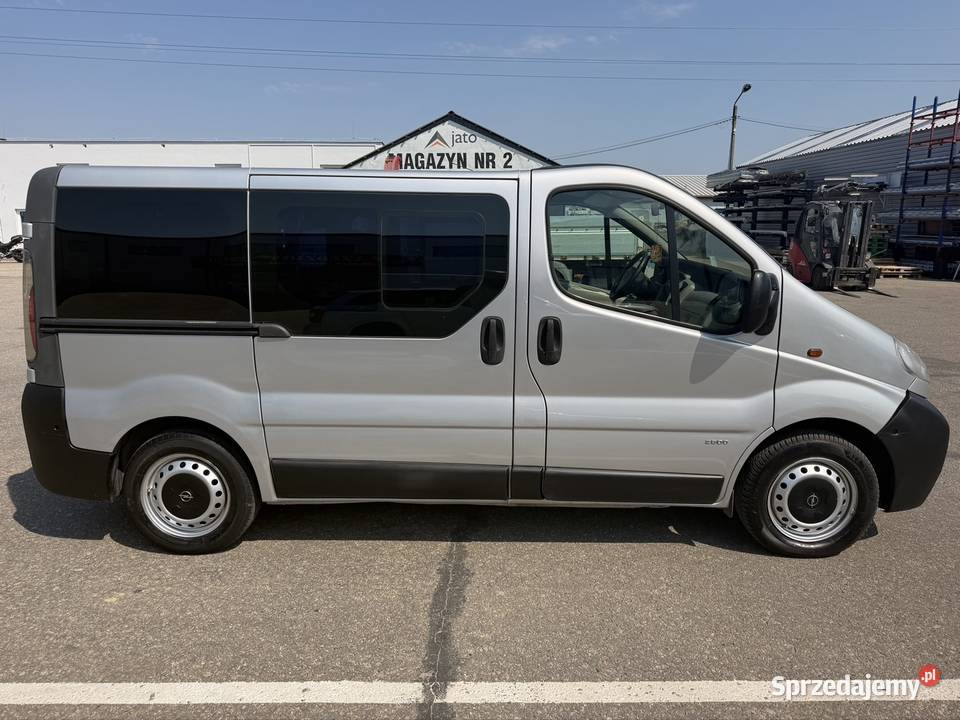 Opel Vivaro 9 osobowy klima 19 100 100KM Lubartów