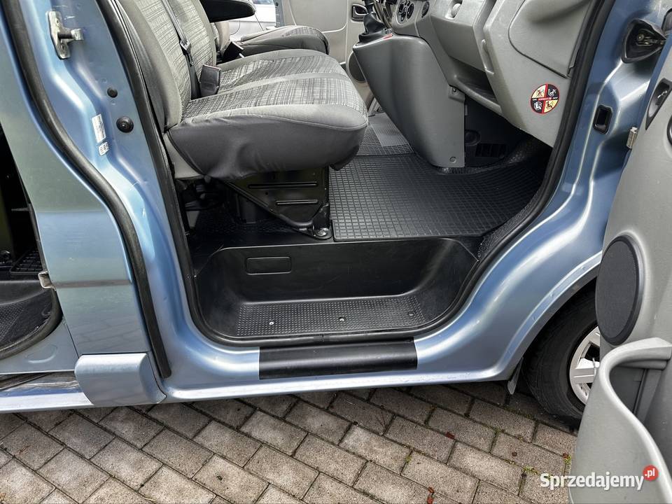 Renault trafic 9 os 2xklima long Van / Minibus Szczytna