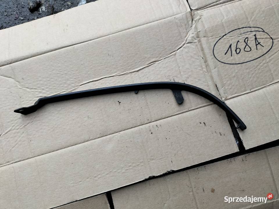 AUDI 80 B4 BLENDA LISTWA POD LAMPE PRAWA Kamień-Kolonia