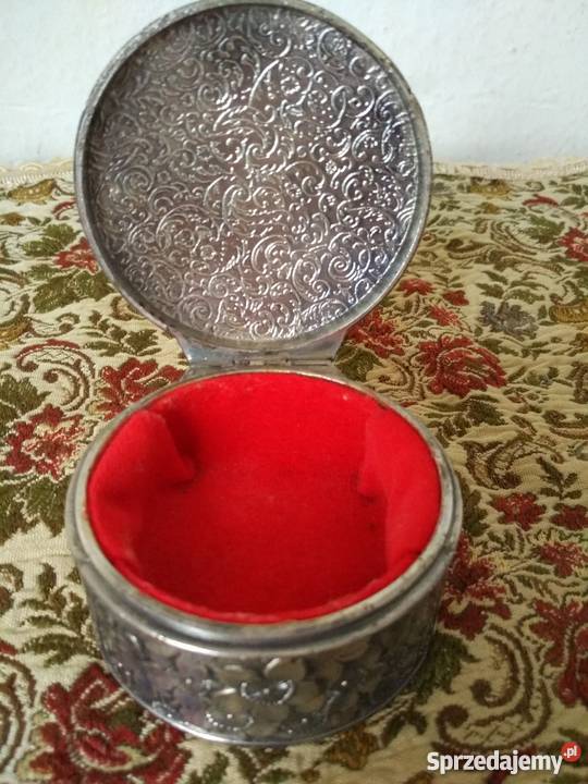 Okrągłe puzederko na biżuterięmetalowe Ropa