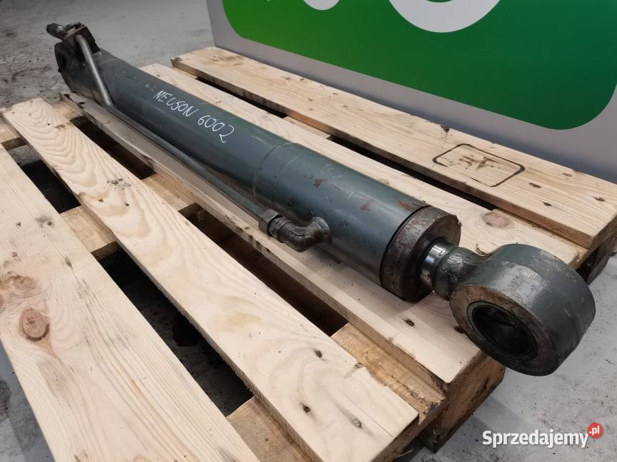 Neuson 6002 Siłownik wysięgnika Wilkowo