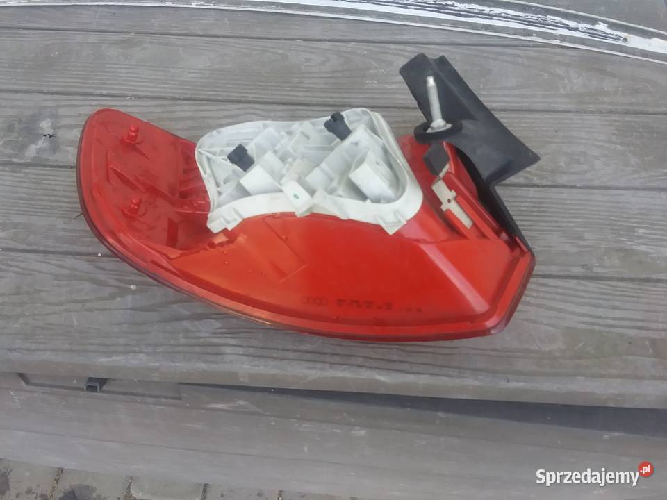 Lampa tyl prawa A3 8P4 945 096C Lubin